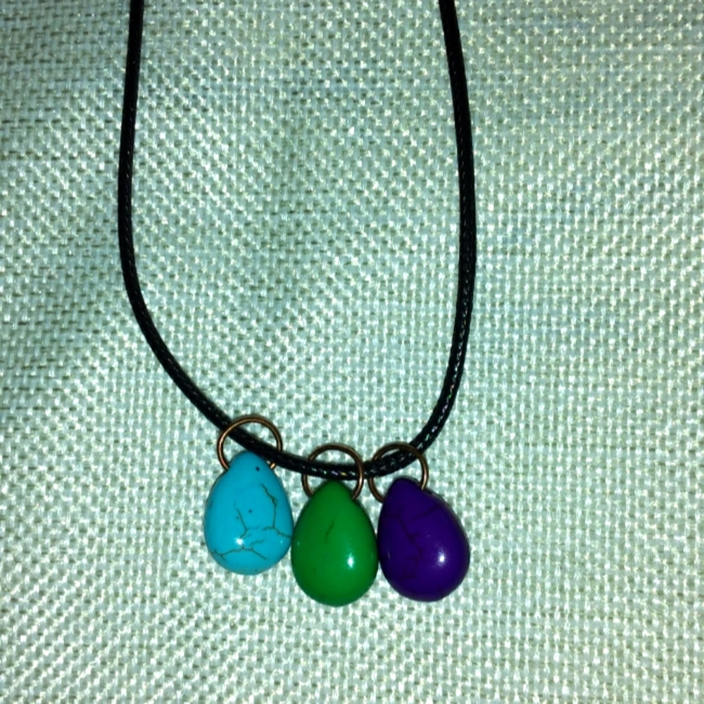 Pretty 3 color moon necklace.